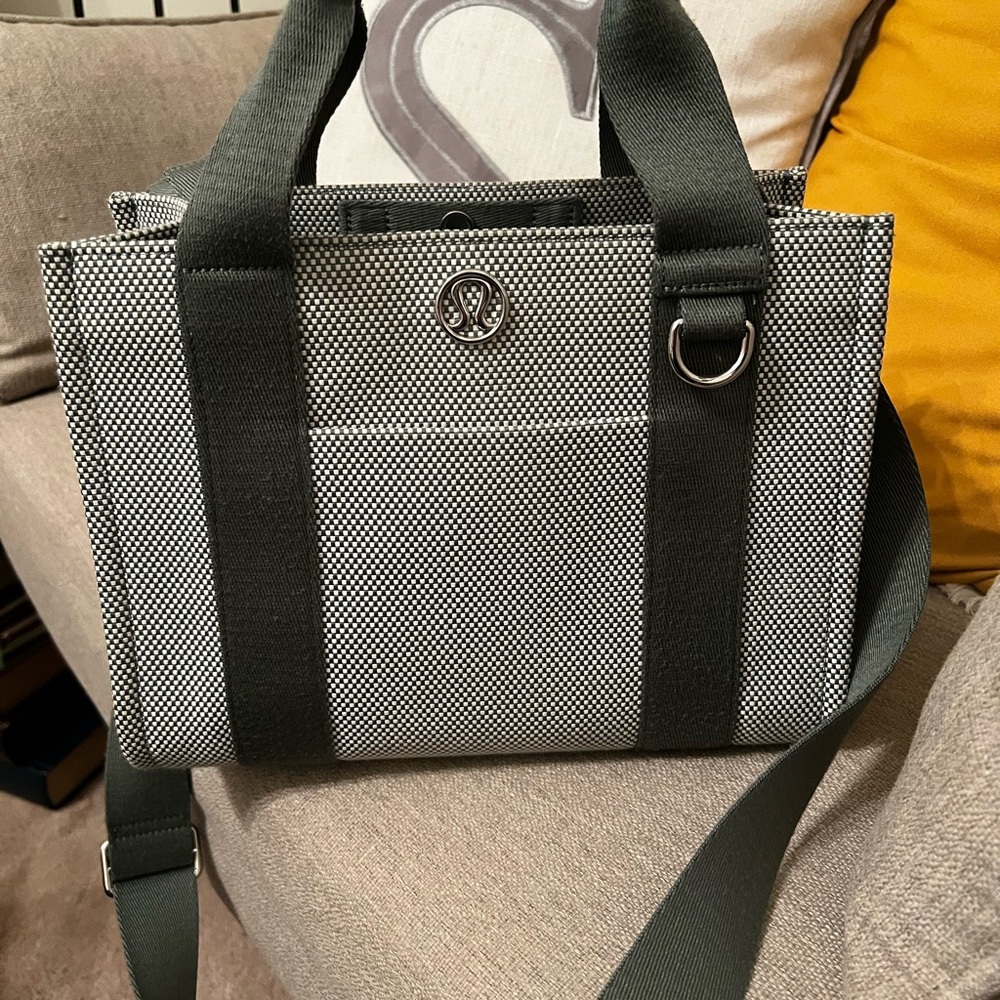 Versatile Black and Gray Messenger Bag